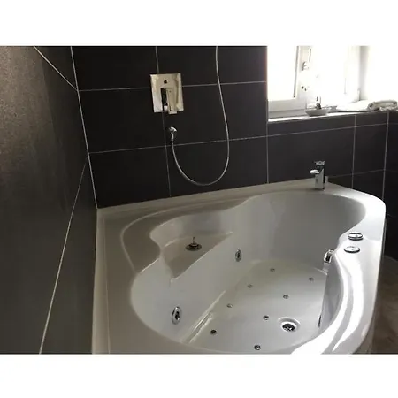 Doppelzimmer Mit Whirlpool Appartement *